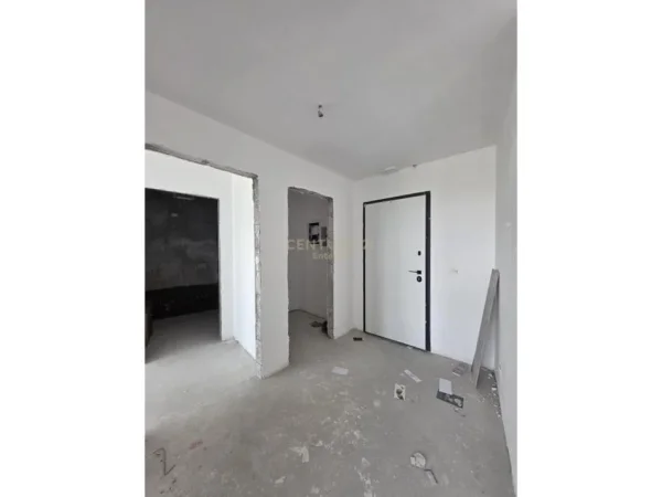 Tirane, jepet me qera ambjent biznesi Kati 2, 187 m² 1.800 € (Lake View)
