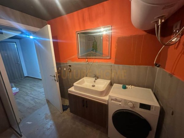 Tirane, jepet me qera apartament Dublex Kati 1, 105 m² 600 € (&quot;Golden Park&quot; prane spitalit &quot;Amerikan 3&quot;)