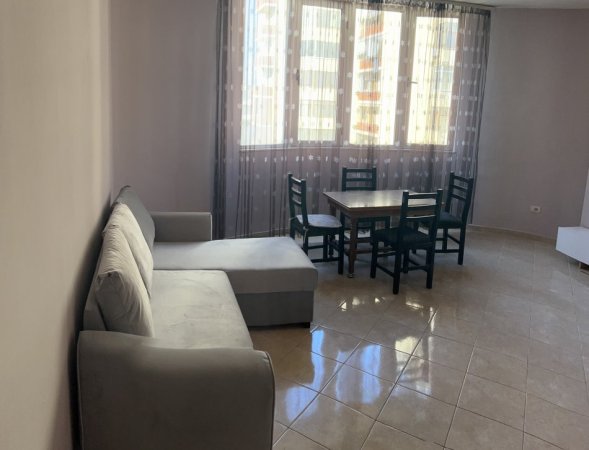 Vlore, jepet me qera apartament 1+1 Kati 4, 50 € (Vlore)