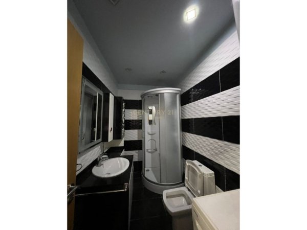 Tirane, jepet me qera 1+1 , 64 m² 350 € (Fresku)