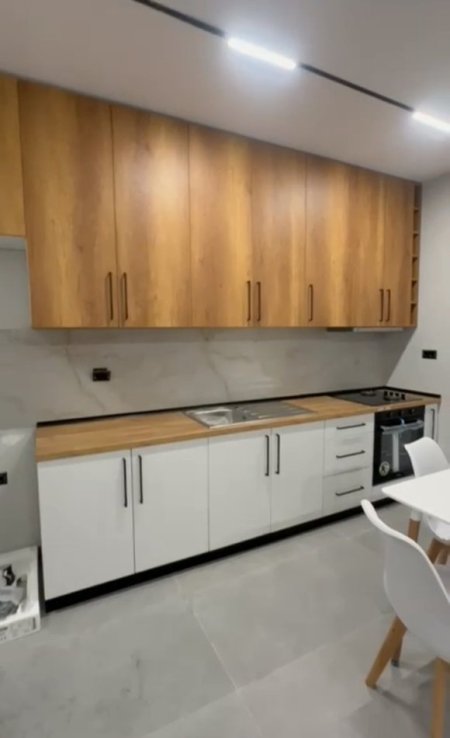 Tirane, jepet me qera apartament 1+1 Kati 0, 60 m² 450 € (tek kryqezimi i shkolles se bashkuar)