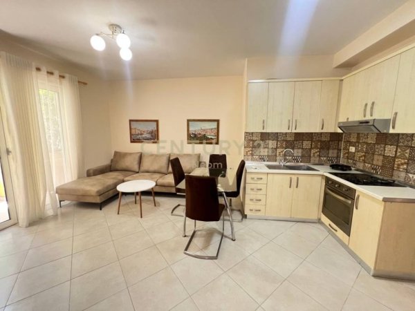 Tirane, jepet me qera apartament 2+1 Kati 2, 85 m² 600 € (Kodra e Diellit)