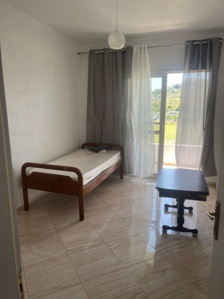 Tirane, jepet me qera apartament 2+1+Ballkon Kati 4, 90 m² 320 € (afer kompleksit fratar)