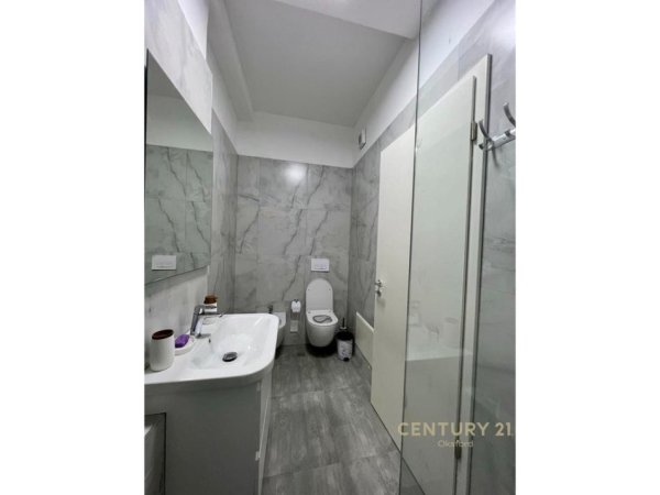 Tirane, jepet me qera apartament 1+1 Kati 3, 61 m² 630 € (Ish Parku)