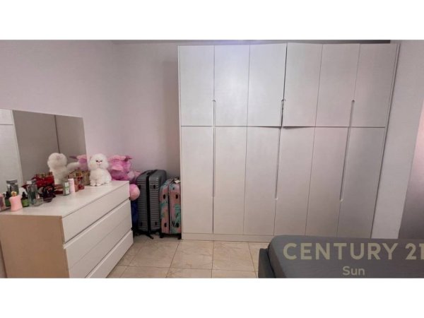 Tirane, jepet me qera apartament 1+1 Kati 8, 73 m² 450 € (Astir)