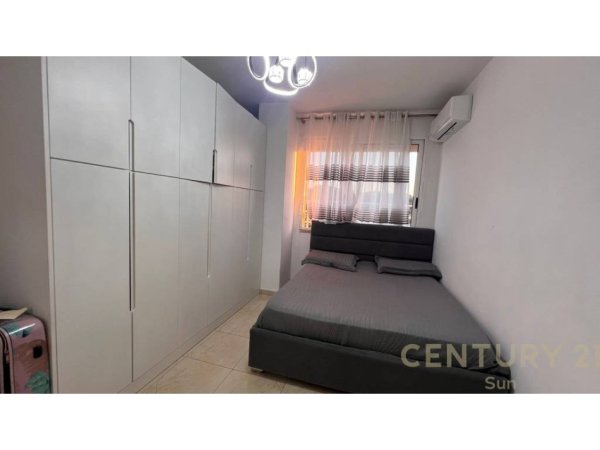 Tirane, jepet me qera apartament 1+1 Kati 8, 73 m² 450 € (Astir)