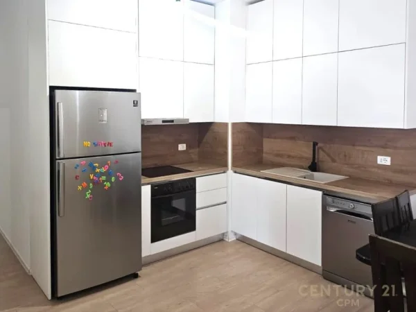 Tirane, jepet me qera apartament 2+1 Kati 6, 102 m² 520 € 