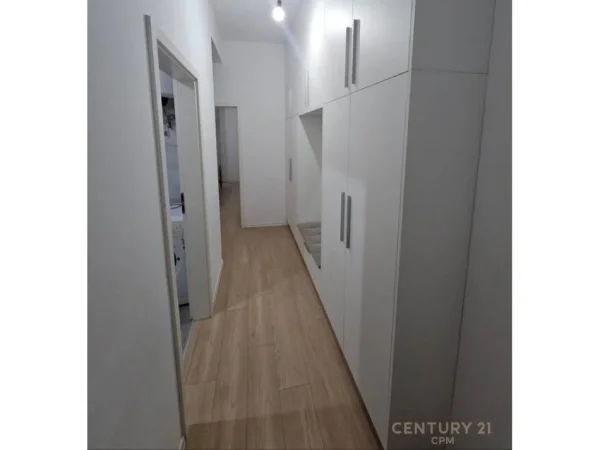 Tirane, jepet me qera apartament 2+1 Kati 6, 102 m² 520 € 