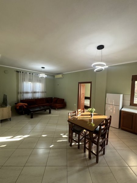 Tirane, jepet me qera shtepi 1+1 Kati 1, 75 m² 400 € (Rruga Jordan Misja)
