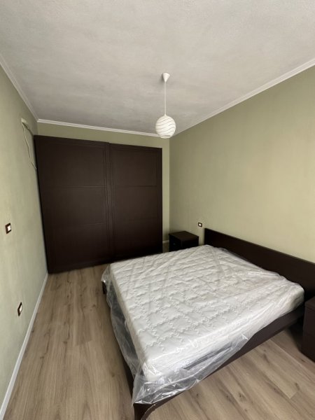 Tirane, jepet me qera shtepi 1+1 Kati 1, 75 m² 400 € (Rruga Jordan Misja)