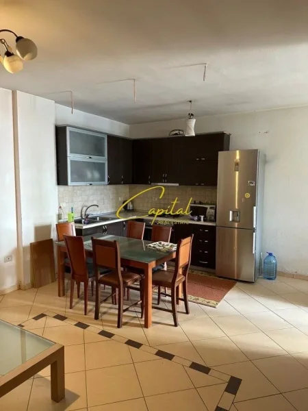 Tirane, jepet me qera apartament 2+1 Kati 2, 95 m² 650 € (SELVIA)