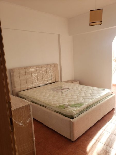 Tirane, jepet me qera apartament 2+1+Aneks+Ballkon Kati 9, 105 m² 650 € (rruga Tish Daija, Kika 2)