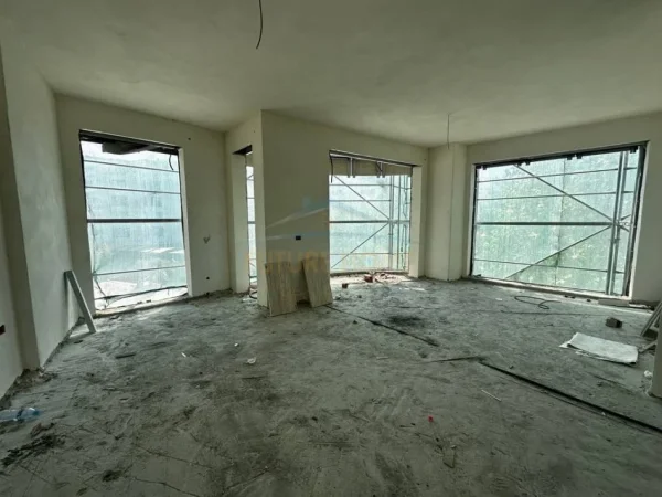 Tirane, shitet apartament 2+1+Ballkon Kati 2, 112 m² 289.000 € 