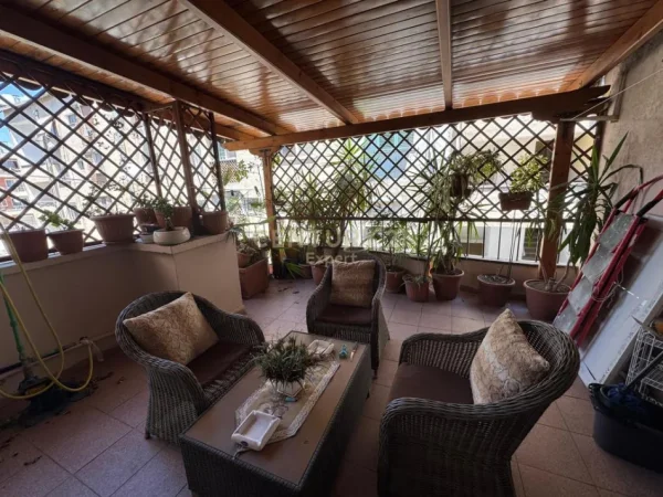 Tirane, jap me qera apartament 2+1 Kati 4, 115 m² 800 € (Rruga durresit)