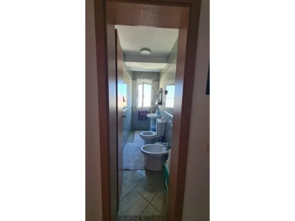 Tirane, shes apartament 3+1 Kati 6, 100 m² 150.000 € (brryli)