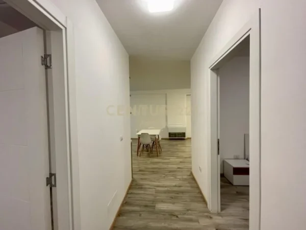 Tirane, jepet me qera apartament 3+1 Kati 2, 129 m² 1.000 € (21 dhjetori)