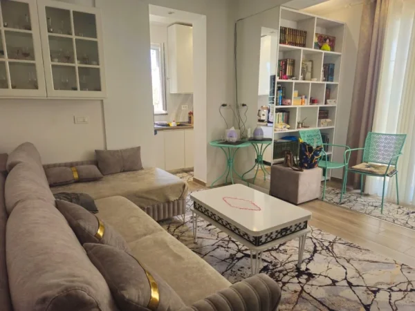 Durres, shitet apartament 2+1+Aneks+Ballkon Kati 1, 168 m² 140.000 € (golem)