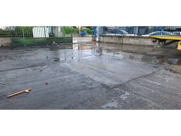 Tirane, jepet me qera magazine , 1.200 m² 1.300 € 