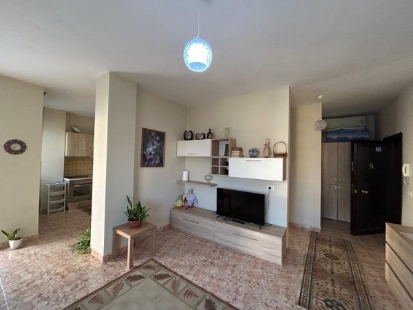 Mali Robit, shitet apartament 1+1+Ballkon Kati 5, 75 m² 85.000 € (Durres)