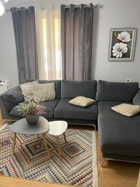 Tirane, shitet apartament 1+1 Kati 5, 155.000 € 
