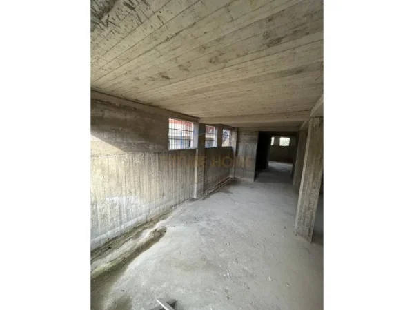 Plepa, shitet ambjent biznesi Kati 0, 254 m² 114.300 € (Durres)