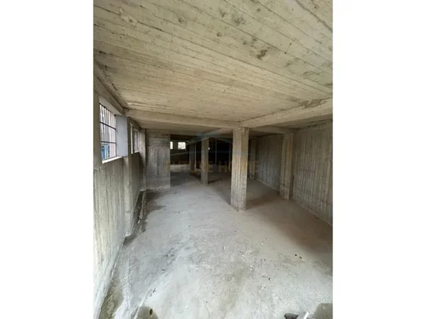 Plepa, shitet ambjent biznesi Kati 0, 254 m² 114.300 € (Durres)