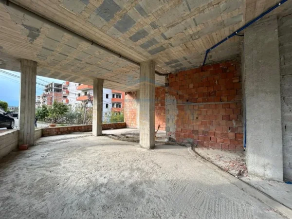 Plepa, shitet ambjent biznesi Kati 0, 252 m² 201.600 € (Durres)