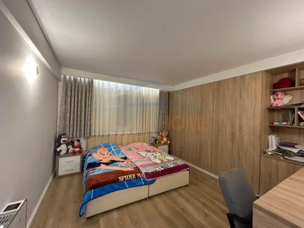 Ish Keneta, shitet shtepi 2+1 Kati 0, 275 m² 300.000 € (Durres)