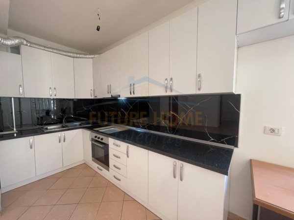 Tirane, jepet me qera apartament 1+1 Kati 1, 58 m² 350 € (Selitë, Tiranë.)