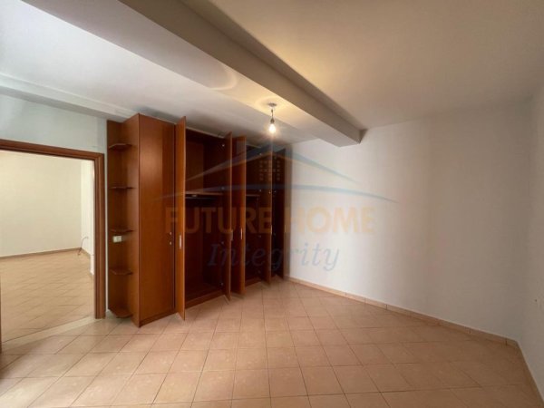 Tirane, jepet me qera apartament 1+1 Kati 1, 58 m² 350 € (Selitë, Tiranë.)