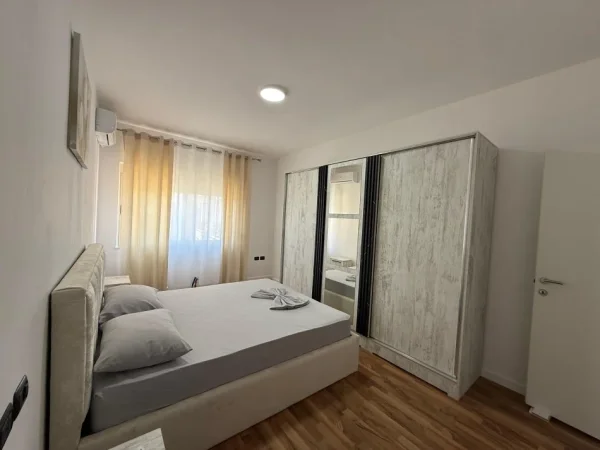 Tirane, jepet me qera apartament 1+1+Aneks+Ballkon Kati 7, 65 m² 450 € (astir)