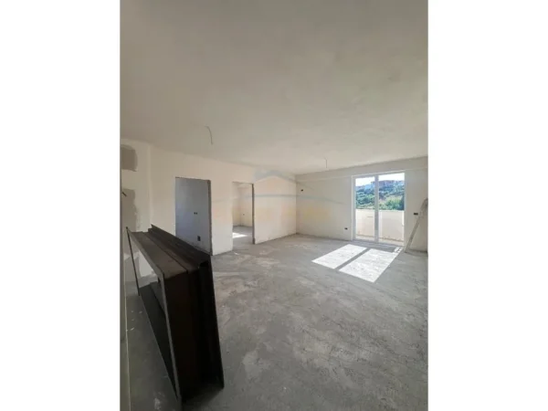 Durres, shitet apartament 1+1 Kati 11, 74 m²