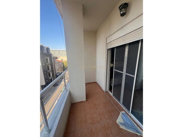 Durres, jepet me qera apartament 2+1 Kati 3, 88 m² 350 € (Muzeu Deshmorve)