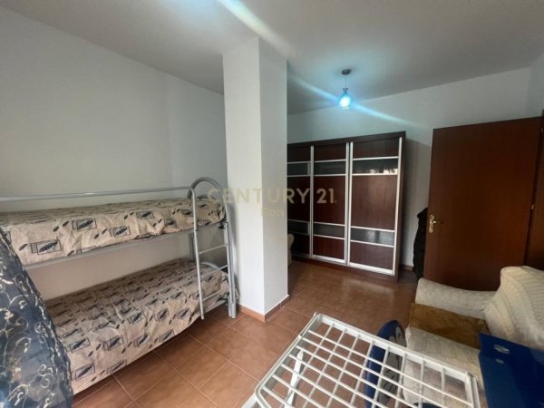 Durres, jepet me qera apartament 2+1 Kati 3, 88 m² 350 € (Muzeu Deshmorve)