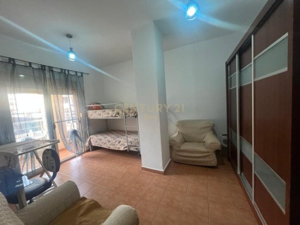 Durres, jepet me qera apartament 2+1 Kati 3, 88 m² 350 € (Muzeu Deshmorve)