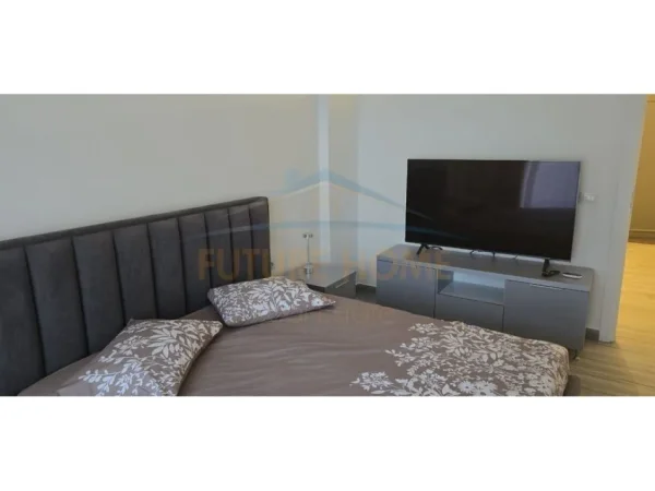 Durres, jepet me qera garsonier 1+1 , 47 m² 450 € (Plazh Rrota kuqe)