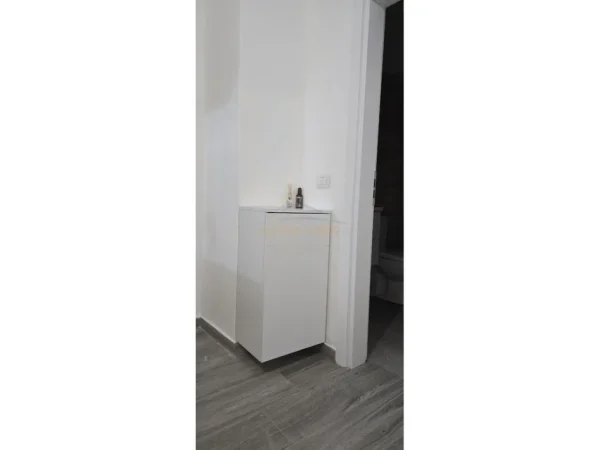 Durres, jepet me qera garsonier 1+1 , 47 m² 450 € (Plazh Rrota kuqe)