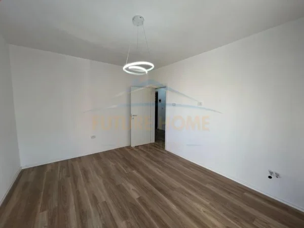 Durres, shitet apartament 2+1 Kati 2, 61 m² 81.000 € 