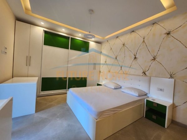 Tirane, jepet me qera apartament 1+1 Kati 8, 108 m² 750 € (Stacionit te Trenit, Rruga Panorama.)
