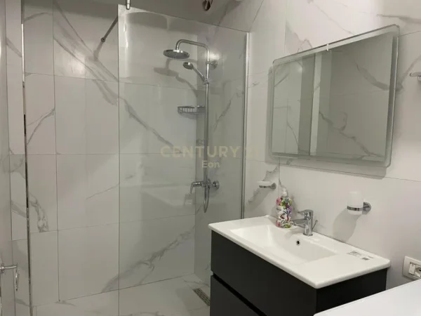 Durres, jepet me qera apartament 2+1 Kati 2, 101 m² 550 € (Vollga)