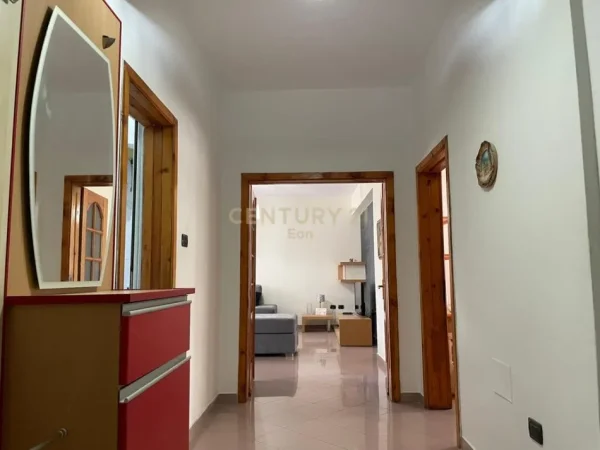 Durres, jepet me qera apartament 2+1 Kati 2, 101 m² 550 € (Vollga)
