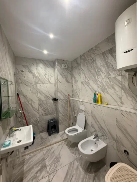 Tirane, jepet me qera apartament 2+1 Kati 6, 120 m² 550 € 