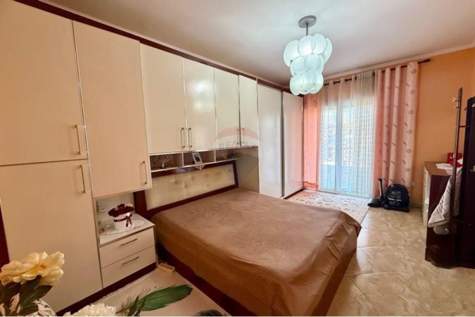 Apartament ne shitje, 1+1 totalisht i mobiluar tek Hipoteka (120'500 Euro) !