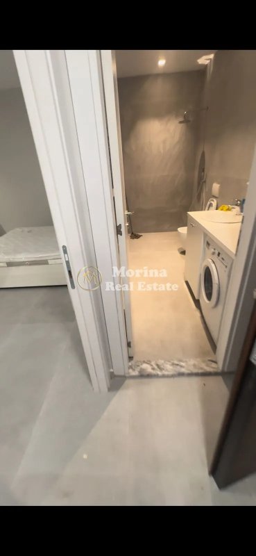 Tirane, jepet me qera apartament 1+1 Kati 1, 65 m² 450 € (Shkolla e Bashkuar)
