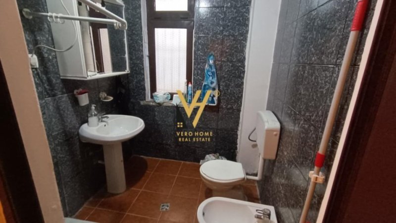 Tirane, jepet me qera apartament 1+1+Ballkon Kati 1, 70 m² 400 € (SHESHI WILLSON)