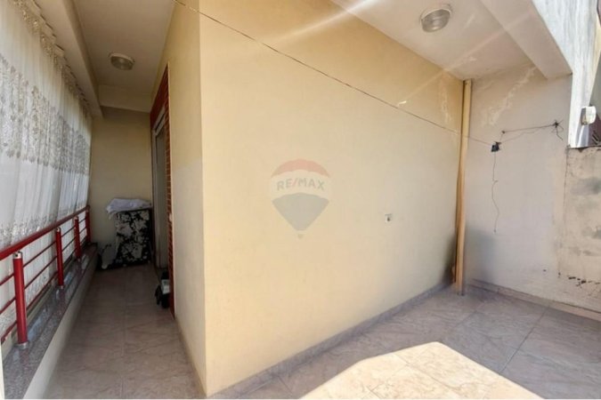 Apartament ne shitje, 1+1 totalisht i mobiluar tek Hipoteka (110'500 Euro) !
