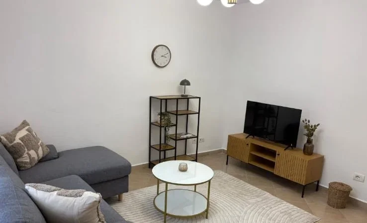 Tirane, jepet me qera apartament 1+1 Kati 3, 60 m² 500 € (shkolla e baletit)