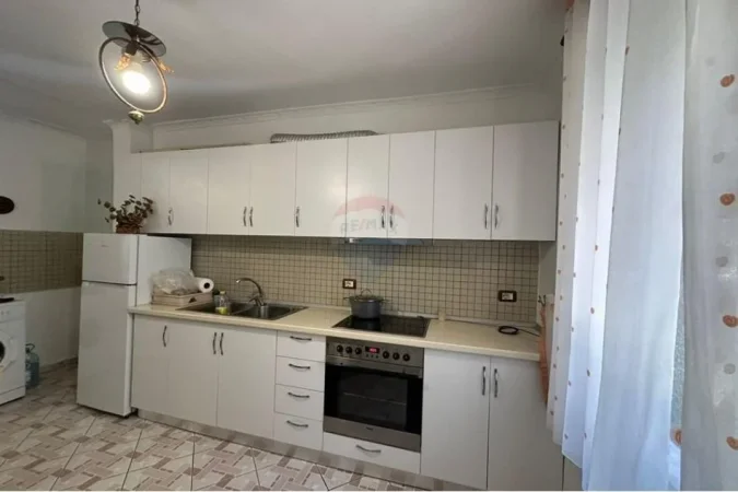 Tirane, jepet me qera apartament 2+1+Ballkon Kati 2, 70 m² 500 € (Myslym Shyri)