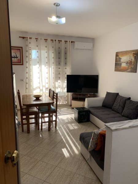 Golem apartament ne plazh me pamje nga deti