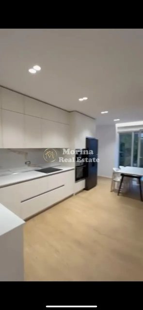 Tirane, jepet me qera apartament 2+1 Kati 1, 160 m² 1.000 € (Liqeni i Thate)